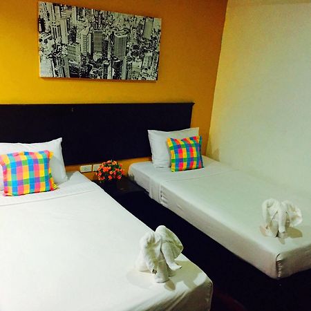 เบเนตตี้ ลอดจ์ Hotel Patong ภายนอก รูปภาพ