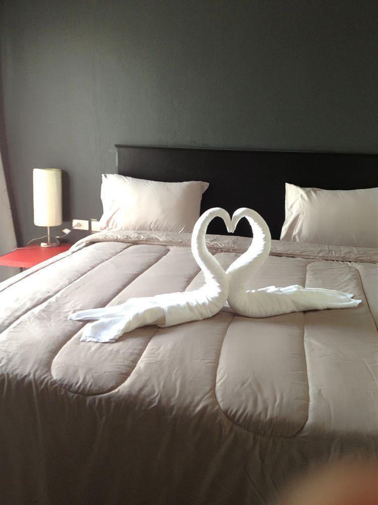 เบเนตตี้ ลอดจ์ Hotel Patong ภายนอก รูปภาพ
