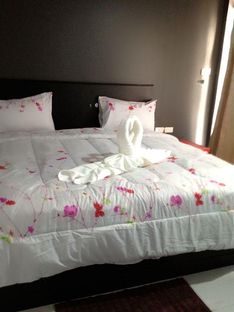 เบเนตตี้ ลอดจ์ Hotel Patong ภายนอก รูปภาพ