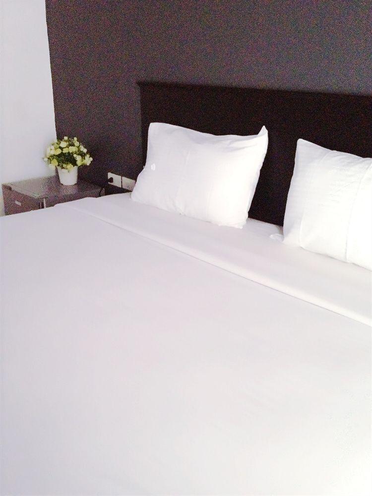 เบเนตตี้ ลอดจ์ Hotel Patong ภายนอก รูปภาพ