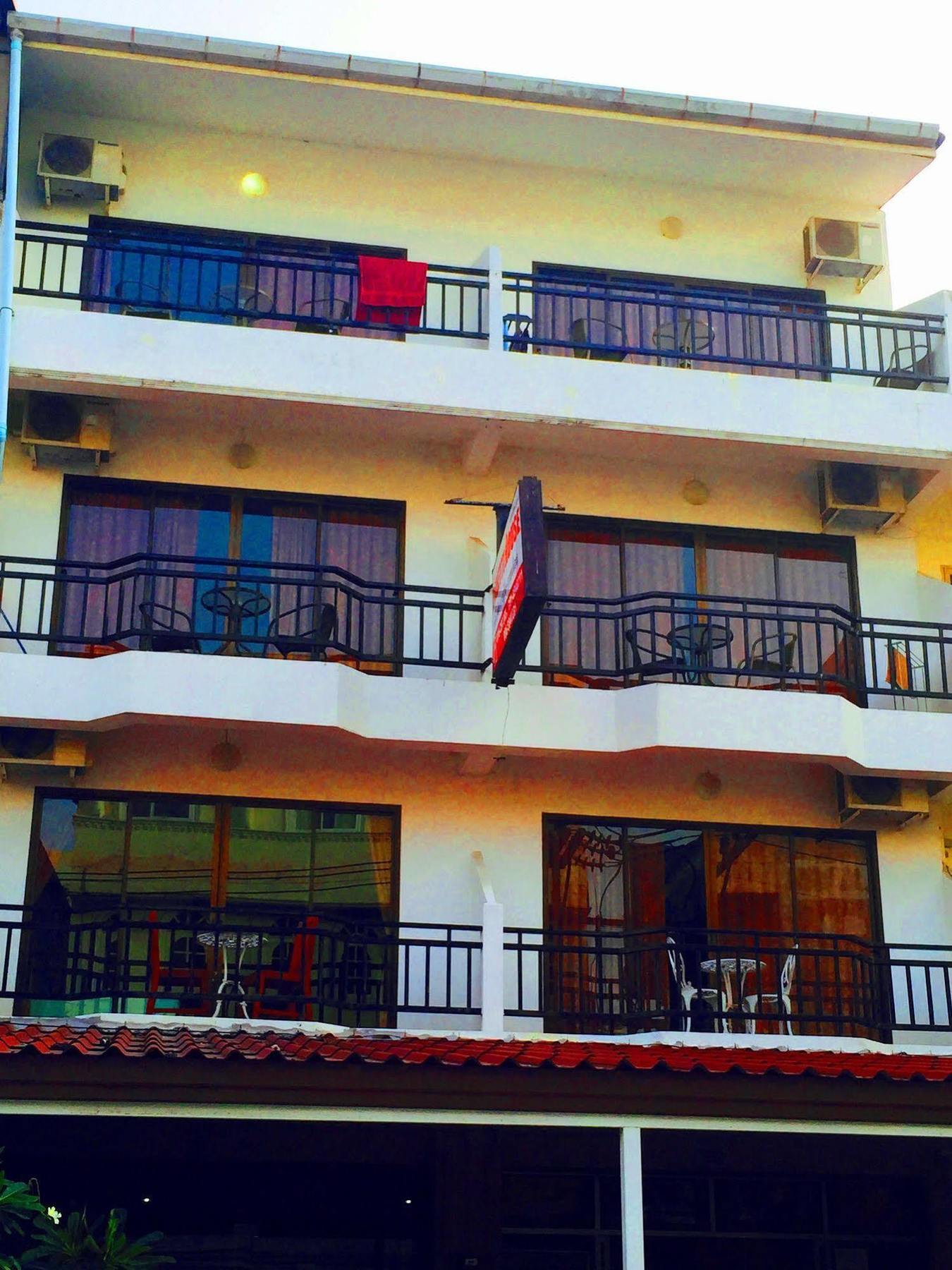 เบเนตตี้ ลอดจ์ Hotel Patong ภายนอก รูปภาพ