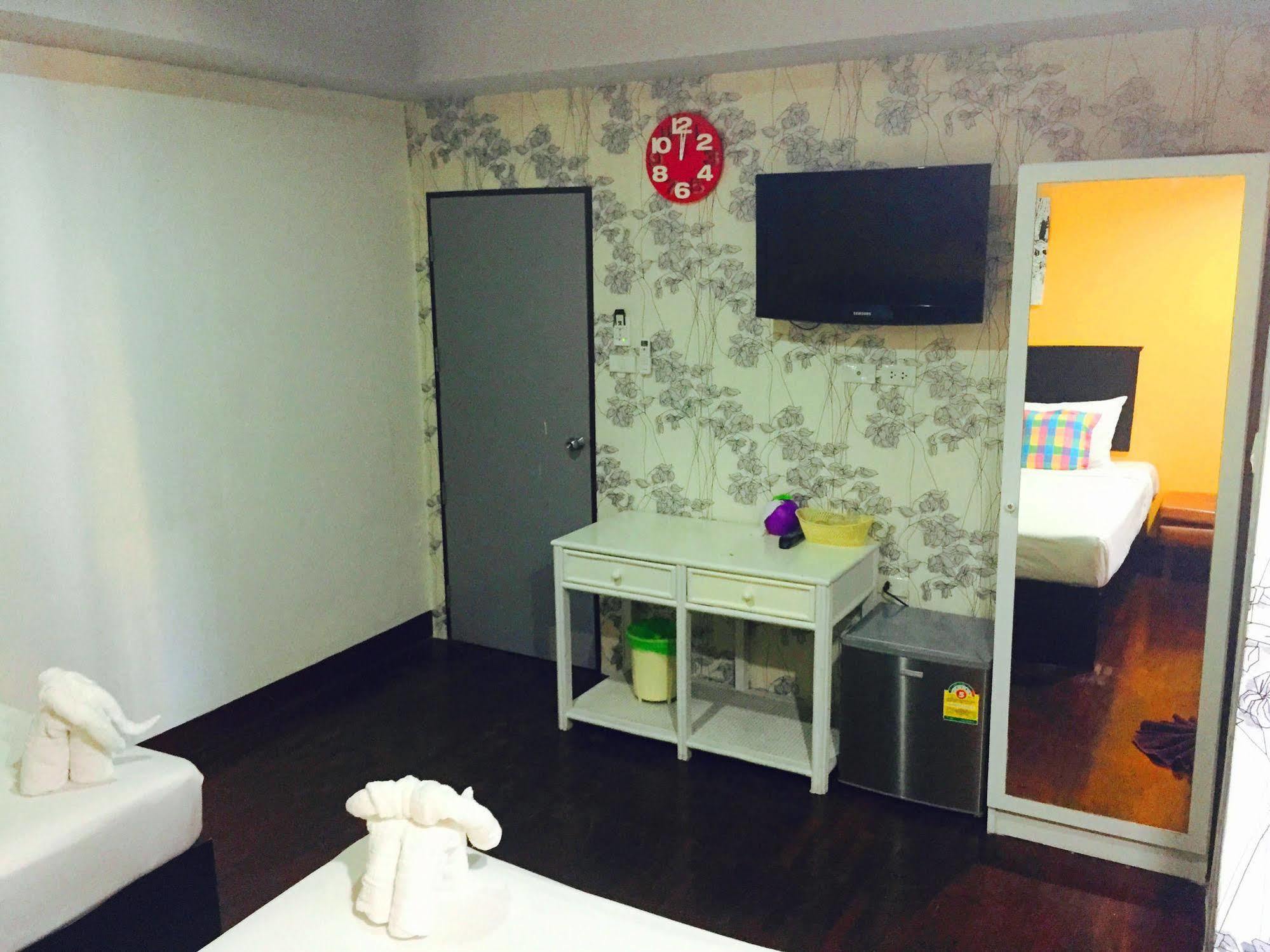 เบเนตตี้ ลอดจ์ Hotel Patong ภายนอก รูปภาพ