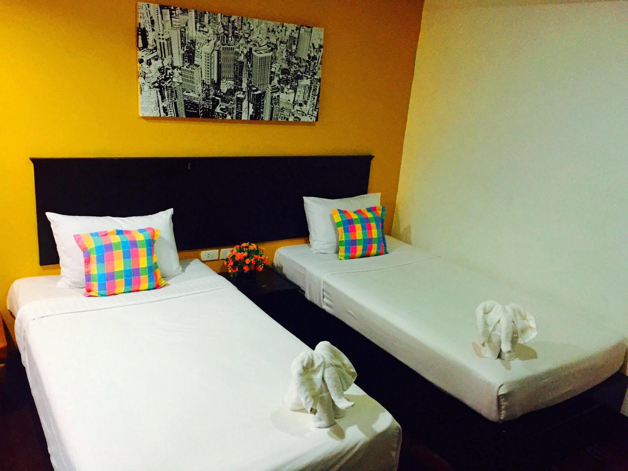 เบเนตตี้ ลอดจ์ Hotel Patong ภายนอก รูปภาพ