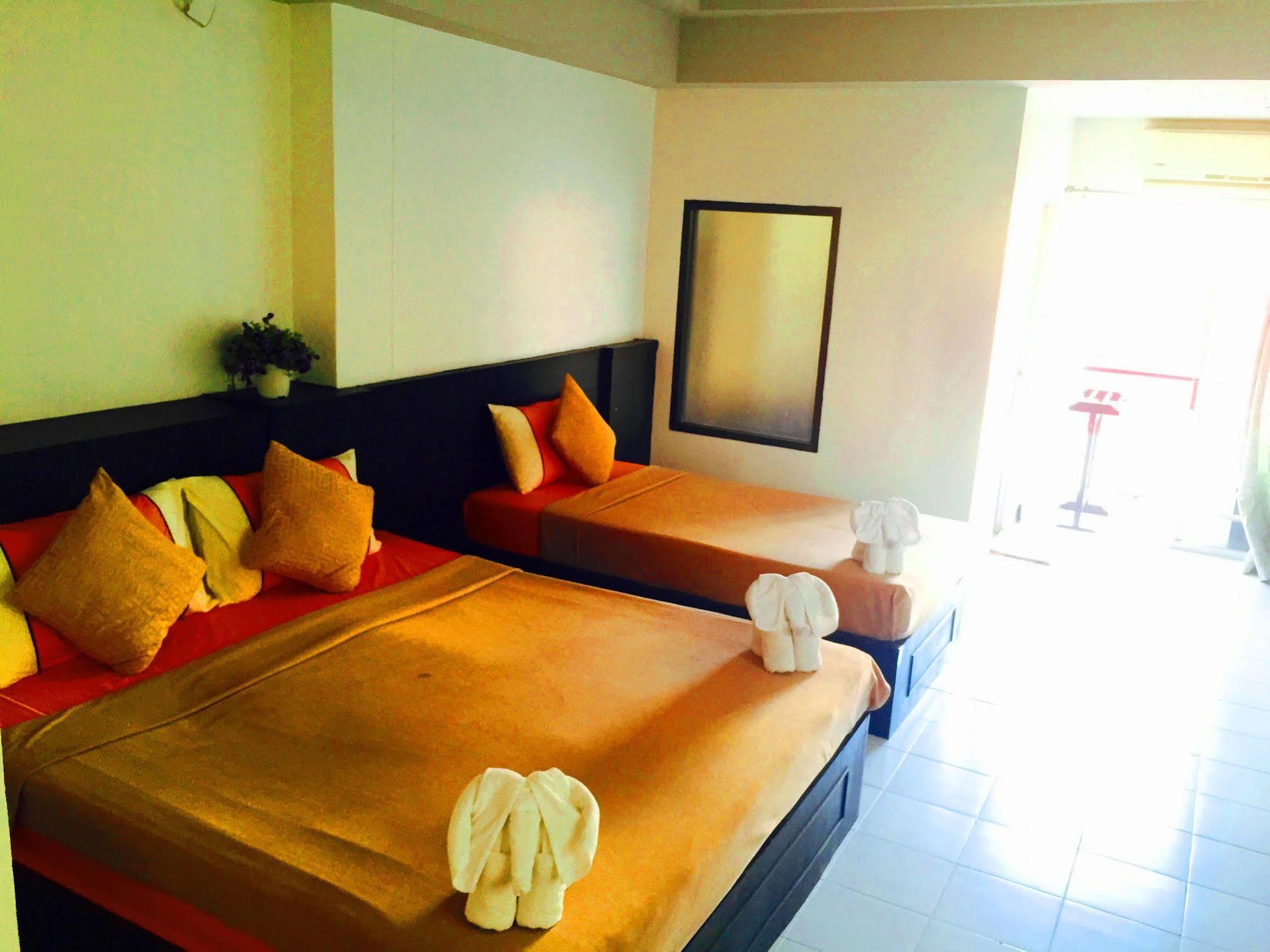 เบเนตตี้ ลอดจ์ Hotel Patong ภายนอก รูปภาพ
