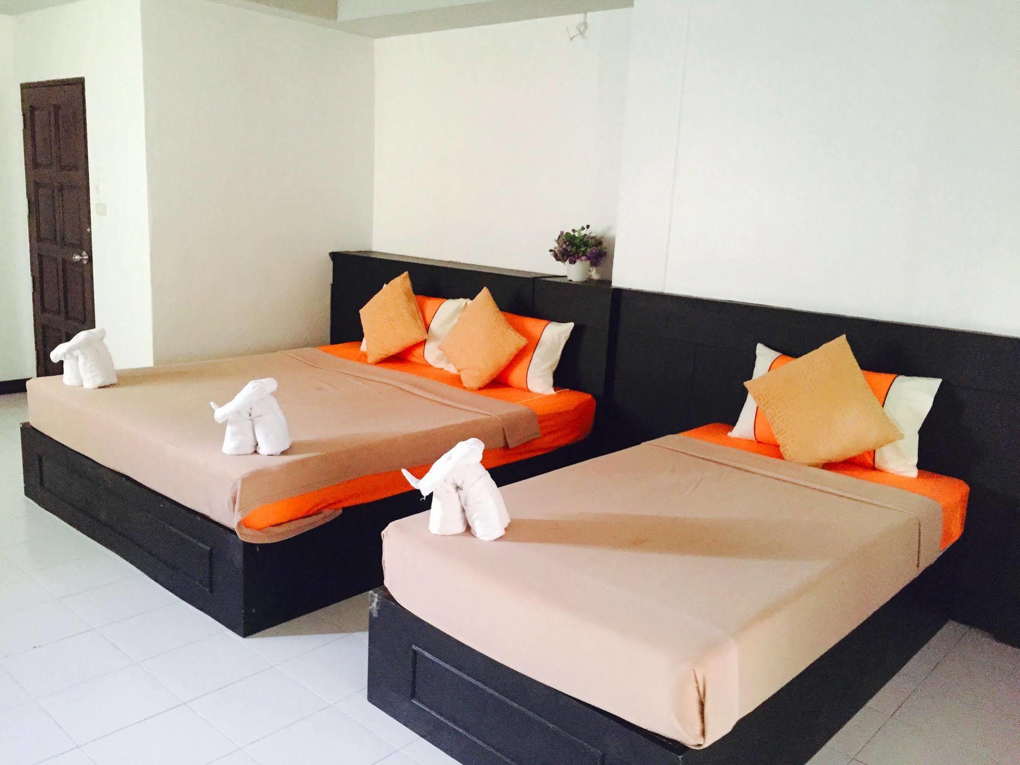 เบเนตตี้ ลอดจ์ Hotel Patong ภายนอก รูปภาพ